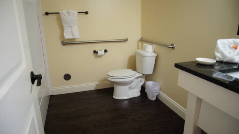 30-A Inn & Suites Bathroom
